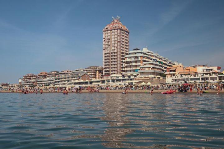 Bnb The Station Nettuno Buitenkant foto